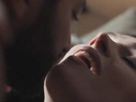 Анна Дрейвер голая – Чёрный тюльпан s02E06 (2017) #1