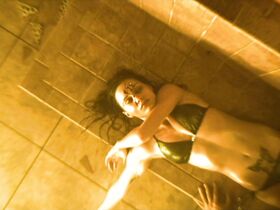 Ив Мауро голая – Парниковый эксперимент (2009) #10