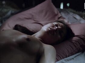 Лилиана Коморовская голая – Аустерия (1982) #6