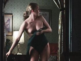 Лаура Холлингсворт голая, Дженнифер Леман голая – Яма (1981) #2