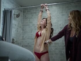 Шелл Рамос секси – Оттенки синего s03E05 (2018) #7