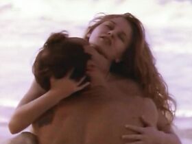 Каталина Бонакие голая – Дневники «Красной туфельки» s02E06 (1993) #19