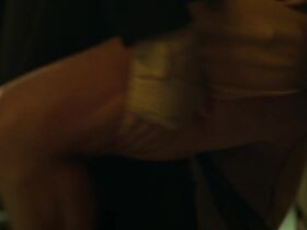 Шошанна Штерн секси – Так близко s01E06 (2018)