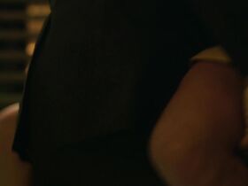 Шошанна Штерн секси – Так близко s01E06 (2018) #4