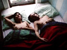 Мередит Снайдер голая – Habit (1997) #9