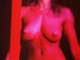 Элис Фридланд голая, Азизи Джохари голая, Кэрол Уоррен голая – Убийство китайского букмекера (1976) #11