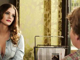 Лиза Томашевски секси – Crazy for Fixi (2016) #1