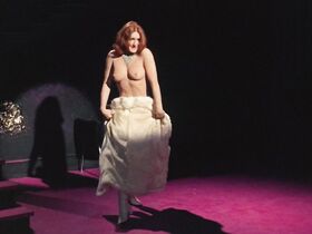 Труда де Гамбург голая, Леди Вероник голая – Along Came a Soldier (1969) #7