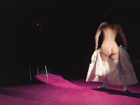 Труда де Гамбург голая, Леди Вероник голая – Along Came a Soldier (1969) #8