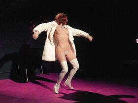 Труда де Гамбург голая, Леди Вероник голая – Along Came a Soldier (1969) #9