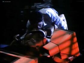 Ванесса Энджел голая – Инстинкт убийцы (1991) #4