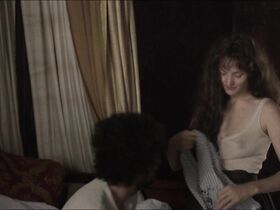 Вики Крипс секси – Молодой Карл Маркс (2017) #4