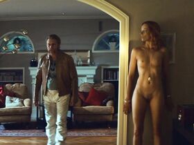 Веслемёй Мёркрид голая – Chasing Berlusconi (2014)