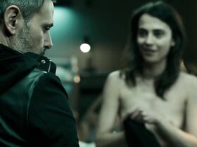 Вероника Мораль голая – Locked Up s02e09 (2016)