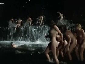 Вероника Канская голая, Катерина Лойдова голая – Солнце, сено, эротика (1991) #1