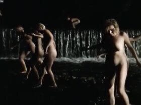 Вероника Канская голая, Катерина Лойдова голая – Солнце, сено, эротика (1991) #2