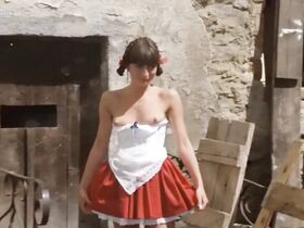 Вероника Канская голая, Катерина Лойдова голая – Солнце, сено, эротика (1991) #5