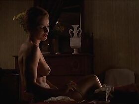 Моника Гуэрриторе голая, Гилла Новак голая – Фотографируя Патрицию (1984) #4