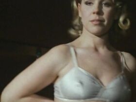 Вирджиния Роберт голая – Мегрэ s01E04 (1992) #3