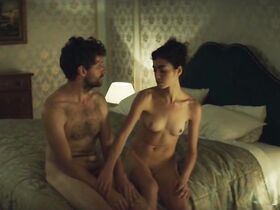 Ева Бинон секси, Эфрат Галай голая – Поколение Б (2017) #3