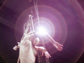 Виджу Крем голая, Арлана Блу голая, Дженнифер Сток голая – Кровососущие уроды (1976) #1