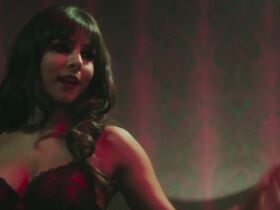 Роксанна Паллетт голая, Оливия Слойан голая, СиСи Синклер голая, Элизабет Найт голая, Леди Дикий Цветок голая – Habit (2017) #1