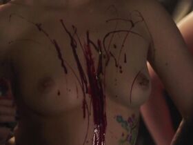 Роксанна Паллетт голая, Оливия Слойан голая, СиСи Синклер голая, Элизабет Найт голая, Леди Дикий Цветок голая – Habit (2017) #8