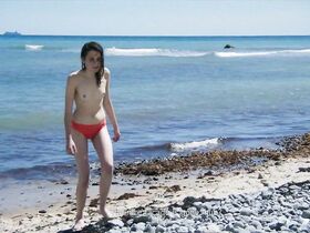 Виктория Кармен Сонн голая, Эмма Сехестед Хёг секси, Шарлотта Мюнх секси – Sombra (2016) #4