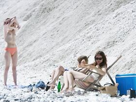 Виктория Кармен Сонн голая, Эмма Сехестед Хёг секси, Шарлотта Мюнх секси – Sombra (2016) #9