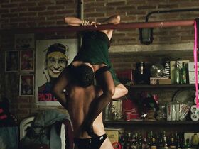 Виктория Абриль голая – Высокие каблуки (1991) #4