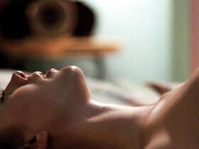 Кели О’Бирн голая, Дайан Лэйн голая – Ход королевой (1992) #3