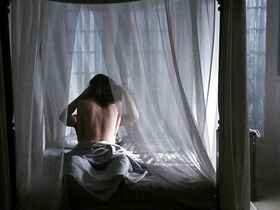 Кели О’Бирн голая, Дайан Лэйн голая – Ход королевой (1992) #8