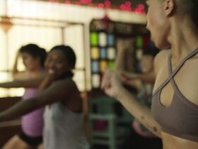 Зои Кравиц секси – Большая маленькая ложь s01E04 (2017)