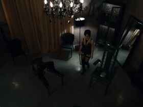 Мэгги Сифф секси – Миллиарды s03E01 (2018) #1