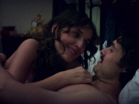 Лола Бесси голая – Пикник у Висячей скалы s01e05 (2018) #5