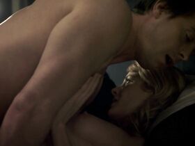 Эмили Бичем голая – Пульс (2010) #2