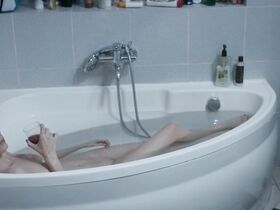 Кристина Флоря голая – В добром здравии (2017) #3