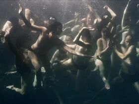 Александра Фриман голая , Элис Модоло голая, Изабель Серволь голая – Narcose (2013) #4