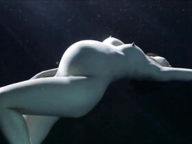 Александра Фриман голая , Элис Модоло голая, Изабель Серволь голая – Narcose (2013) #6