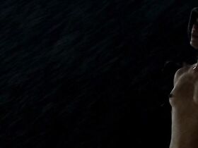 Тара Фитцджеральд голая, Роуз Бирн секси, Ромола Гарай секси – Я захватываю замок (2003) #2