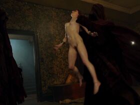 Челси Престон-Крейфорд голая – Эш против Зловещих мертвецов s03e09 (2018)