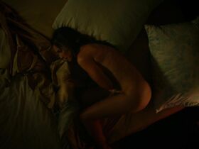 КаДи Стрикленд секси – Ясновидец s02e02 (2017)