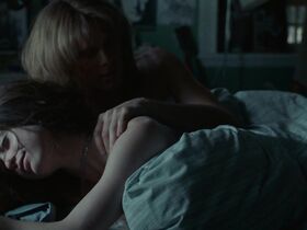 Хаппи Янкелль голая – Тед: Покажи мне любовь (2017) #4