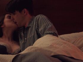 Мадлен Вайнштейн голая – Алекс Стрейнджлав (2018) #2