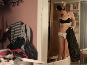 Ютта-Мерле Бёрнсен голая, Луизе Хейер секси – Pretty Far from Okay (2017) #2