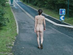 Малья Роман голая, Энн-Элизабет Блету голая – Нагота s01e09 (2018) #10