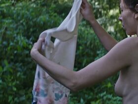 Малья Роман голая, Энн-Элизабет Блету голая – Нагота s01e09 (2018) #9