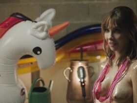 Малья Роман голая, Аликс Бенезек голая, Бриджитт Форе голая – Нагота s01e06 (2018)