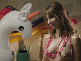 Малья Роман голая, Аликс Бенезек голая, Бриджитт Форе голая – Нагота s01e06 (2018) #11