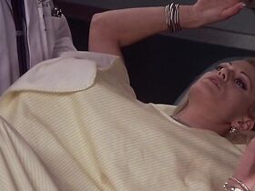 Холли Пэлхам голая – Доктор «Т» и его женщины (2000) #1